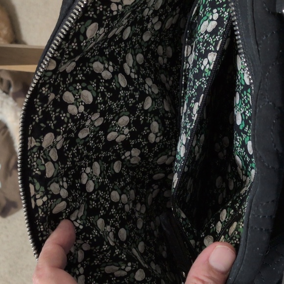 Solid Black Vera Bradley Bag With Two Front Pockets - Picture 5 of 10